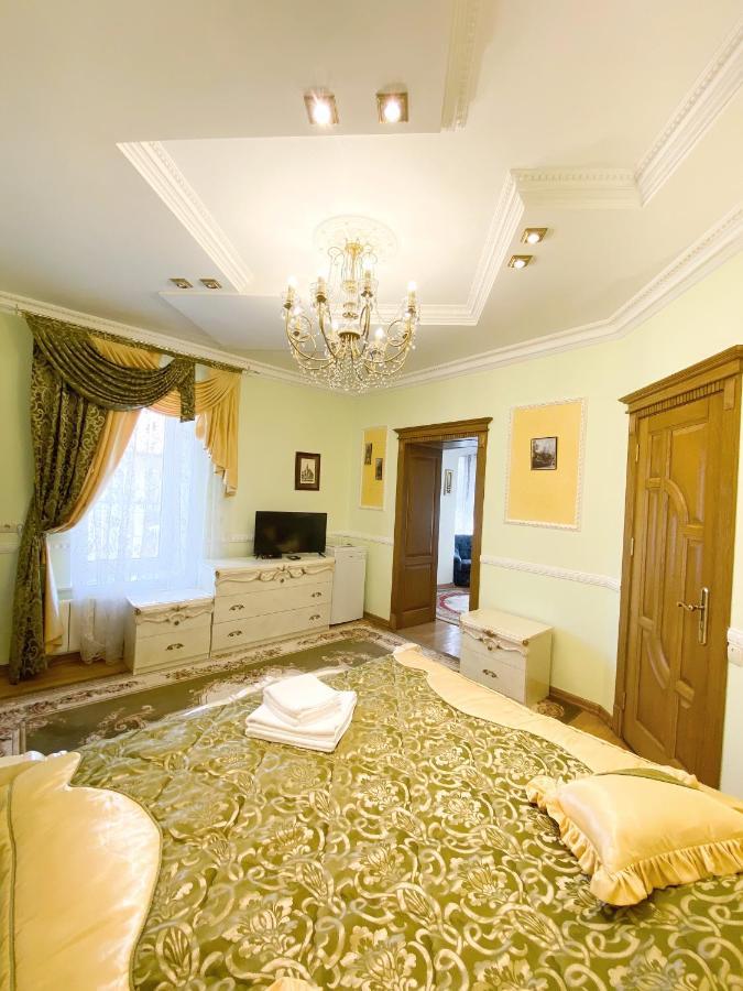 Петрос Family Hotel Yaremche Exterior photo