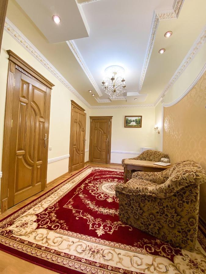 Петрос Family Hotel Yaremche Exterior photo