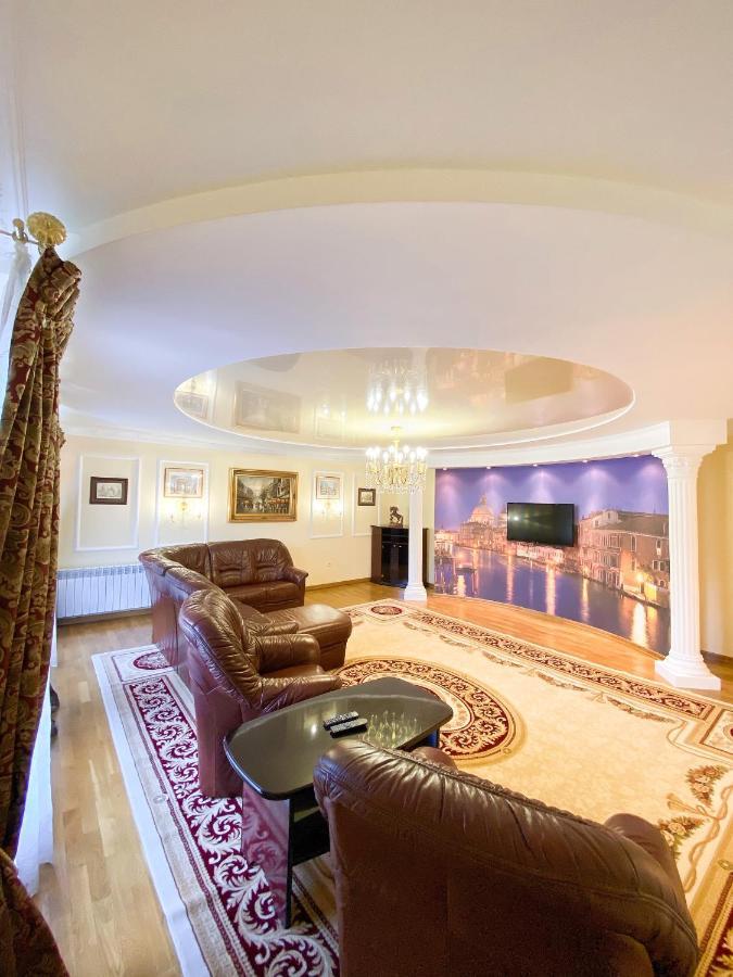 Петрос Family Hotel Yaremche Exterior photo