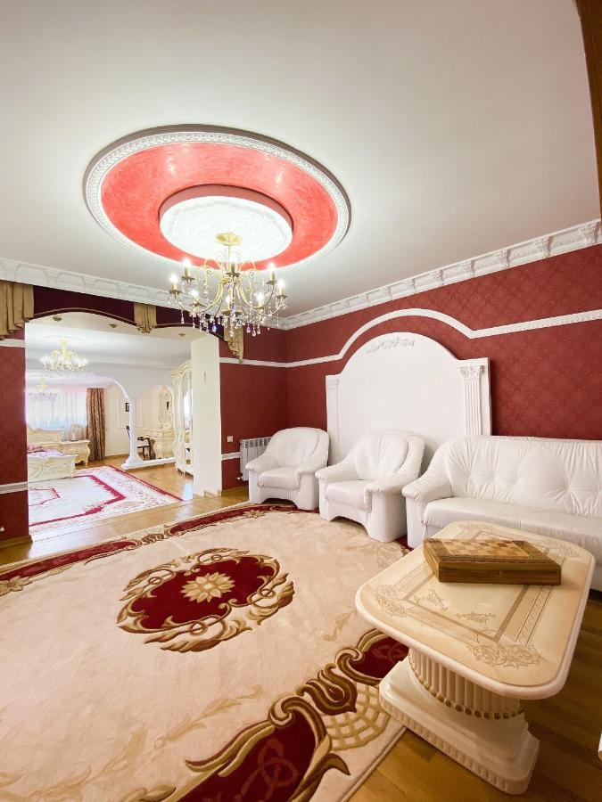 Петрос Family Hotel Yaremche Exterior photo
