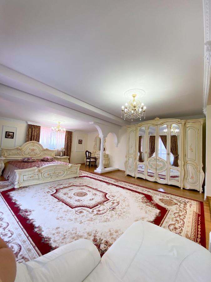 Петрос Family Hotel Yaremche Exterior photo
