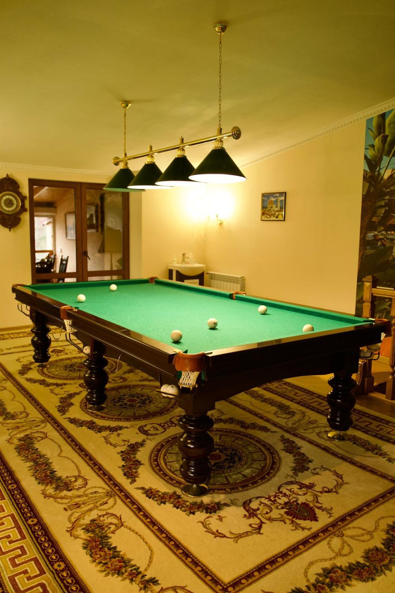 Петрос Family Hotel Yaremche Exterior photo